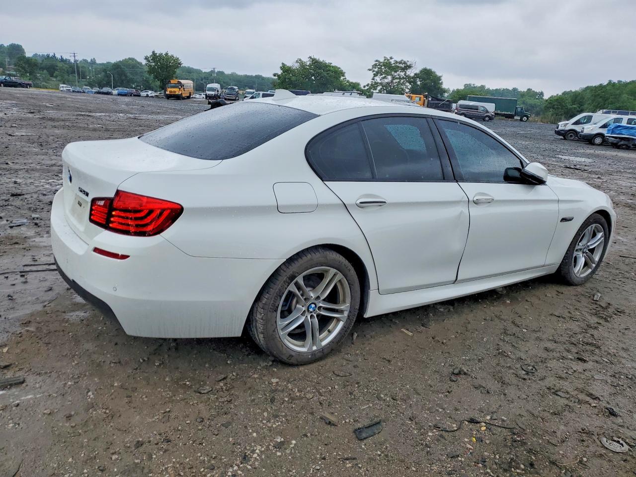 2016 BMW Seria 5 528i - zdjęcie 3