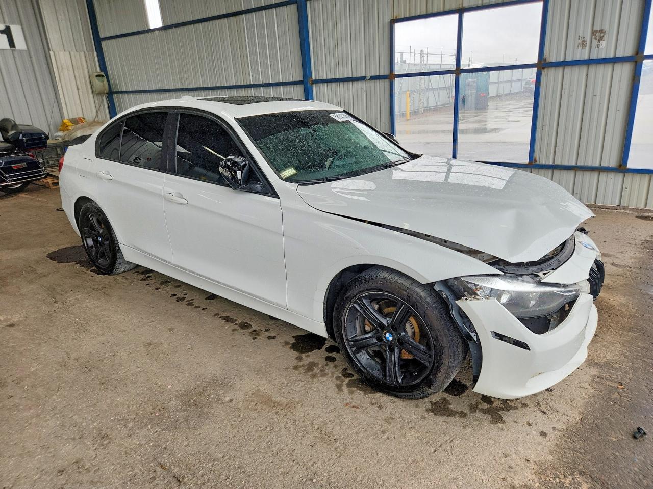 2015 BMW 320 I xDrive - zdjęcie 4
