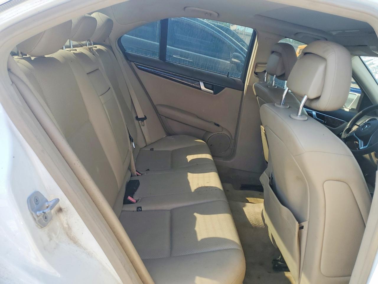 2014 Mercedes-Benz C 250 - zdjęcie 10