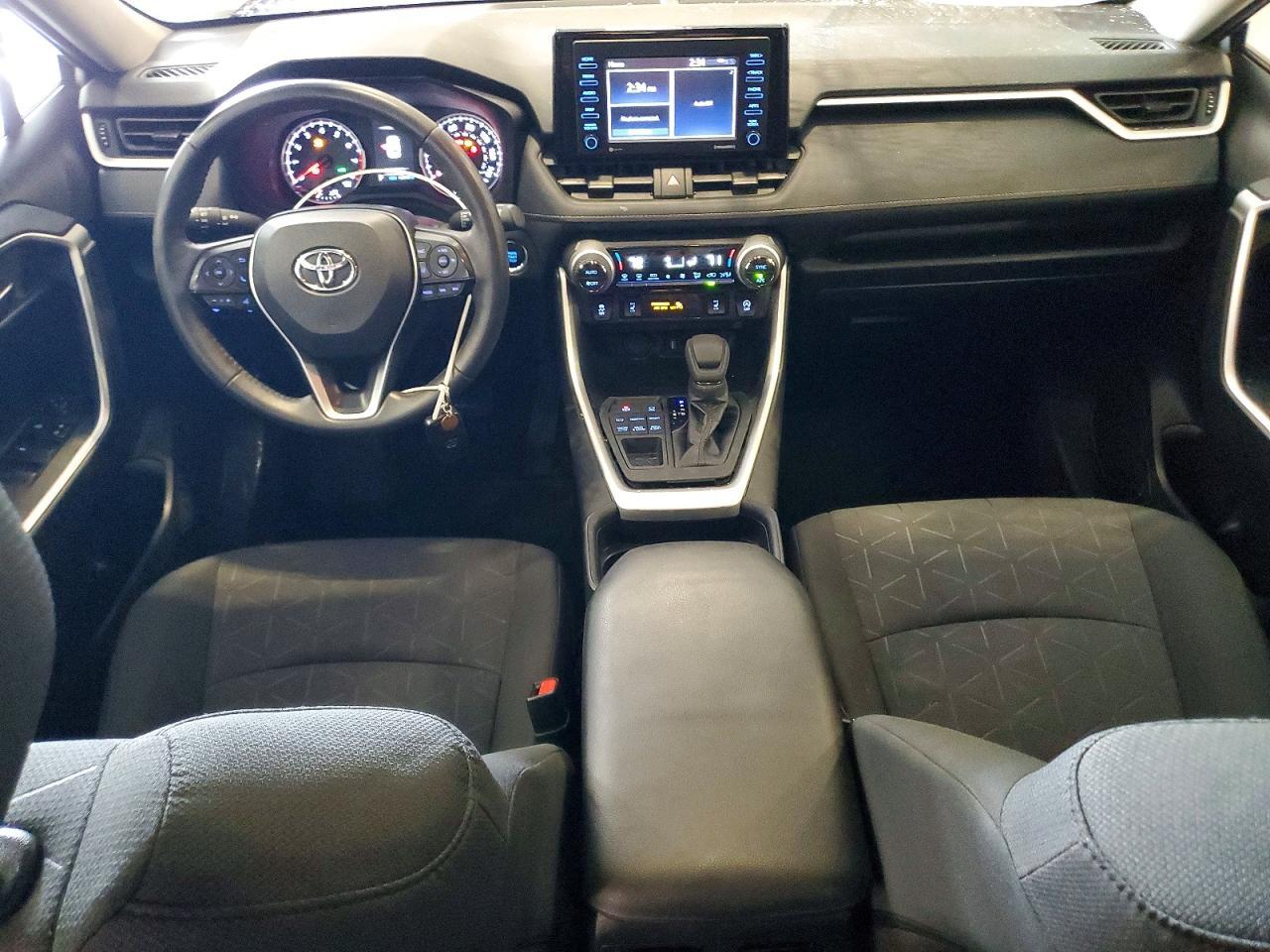 2020 Toyota Rav4 Xle - zdjęcie 8