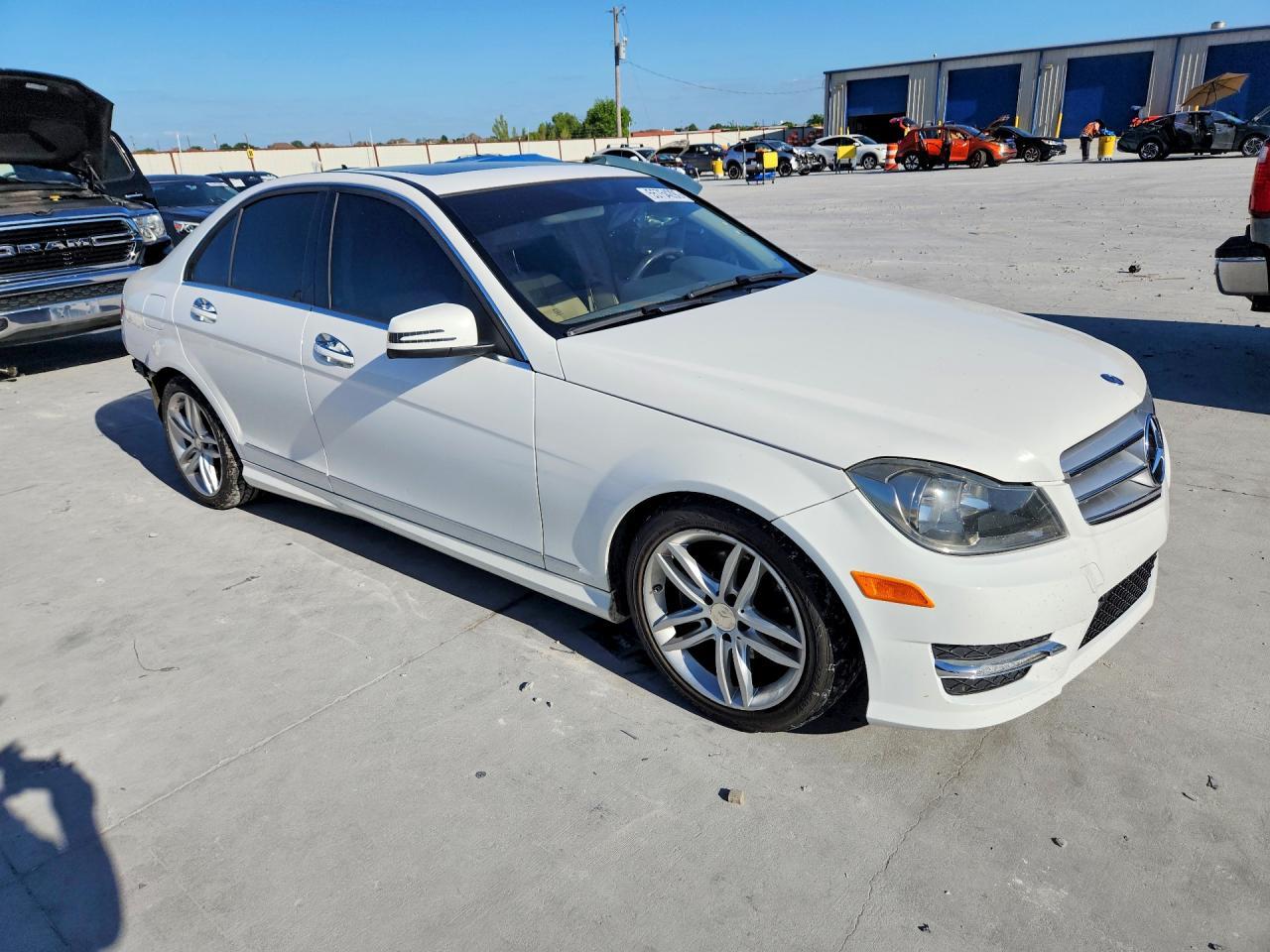 2013 Mercedes-Benz C 250 - zdjęcie 4