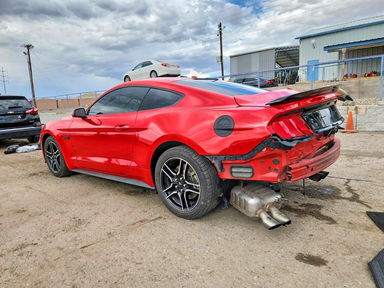 Ford Mustang - zdjęcie 2