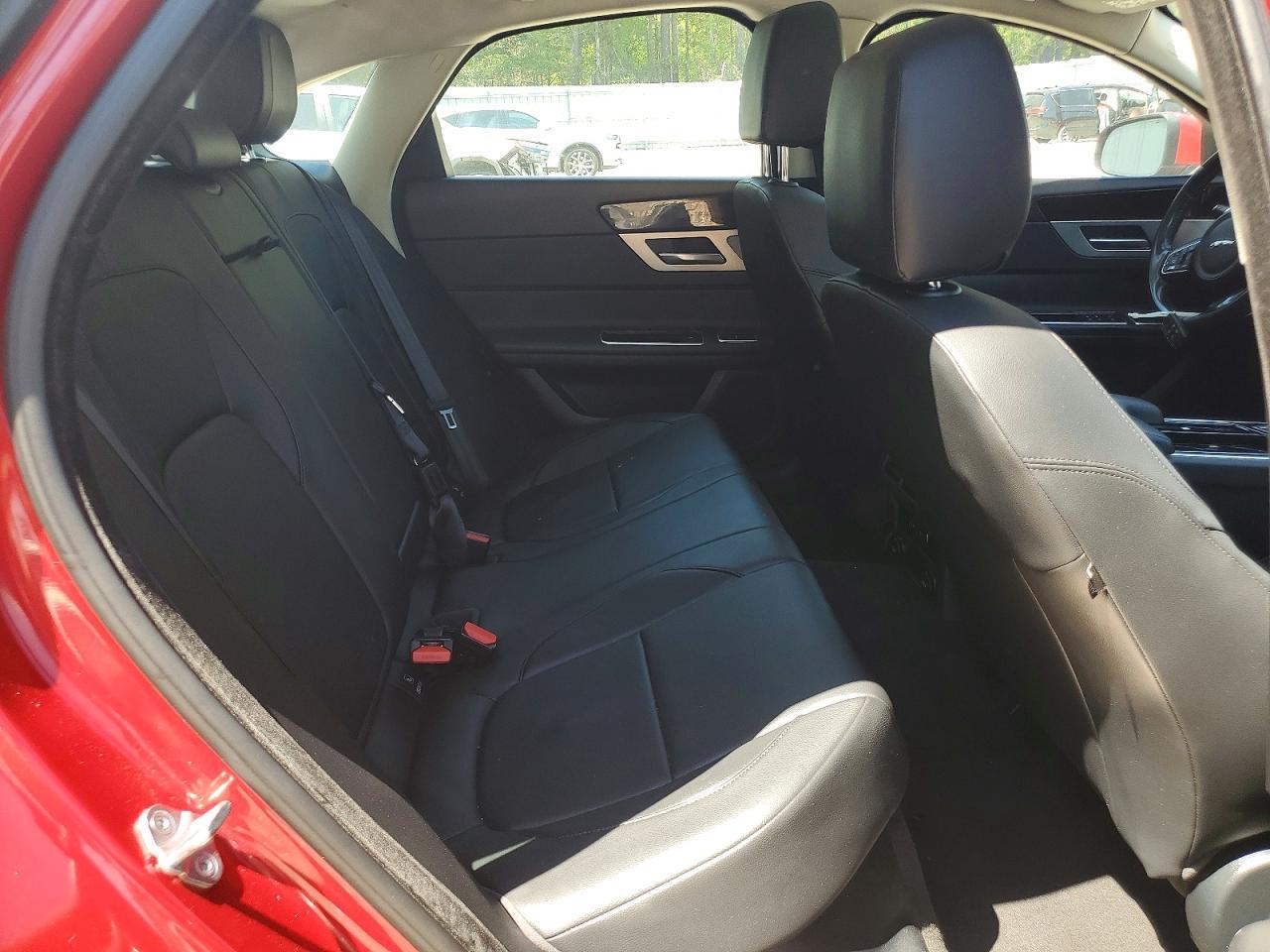 2017 Jaguar Xf Premium - zdjęcie 10