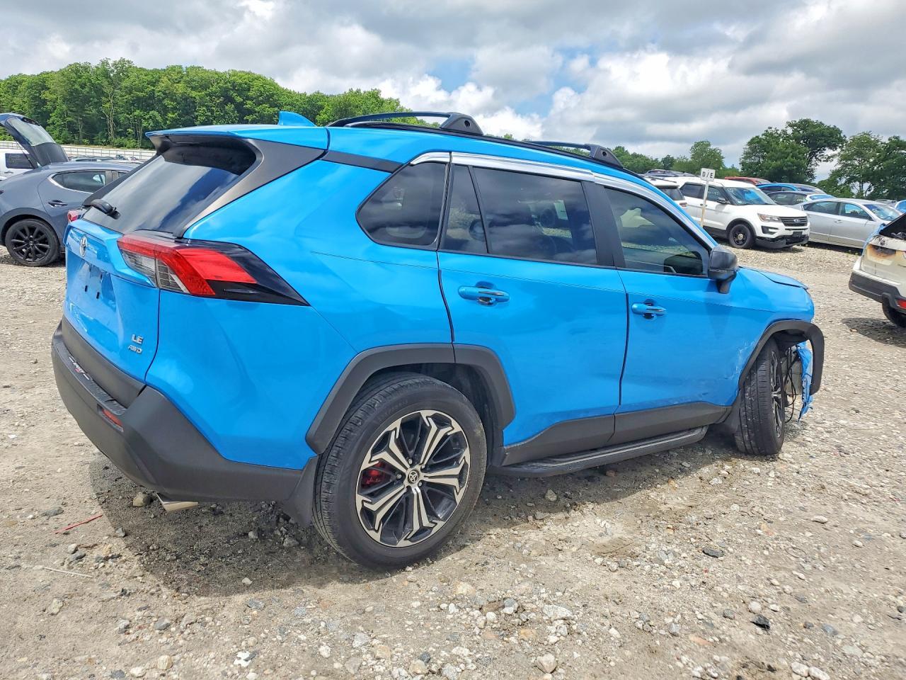 2019 Toyota Rav4 Le - zdjęcie 3