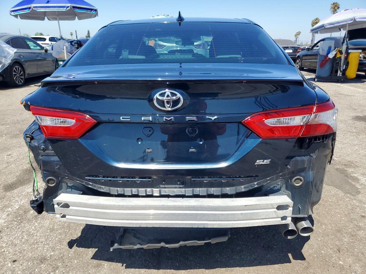 2019 Toyota Camry Se - zdjęcie 6