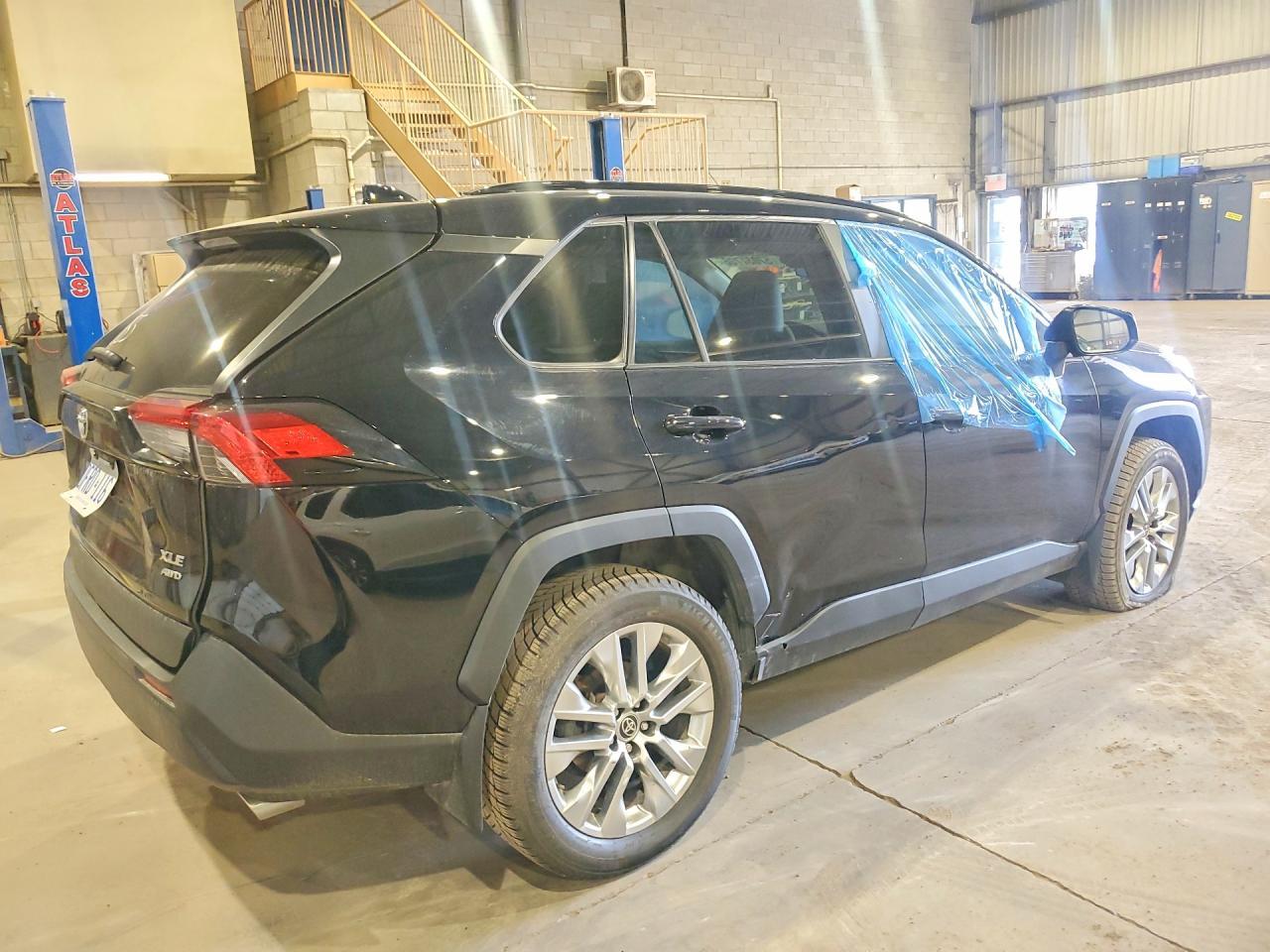 2017 Toyota Rav4 - zdjęcie 3