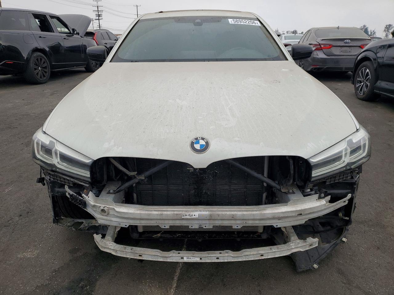 2021 BMW 530 I - zdjęcie 5