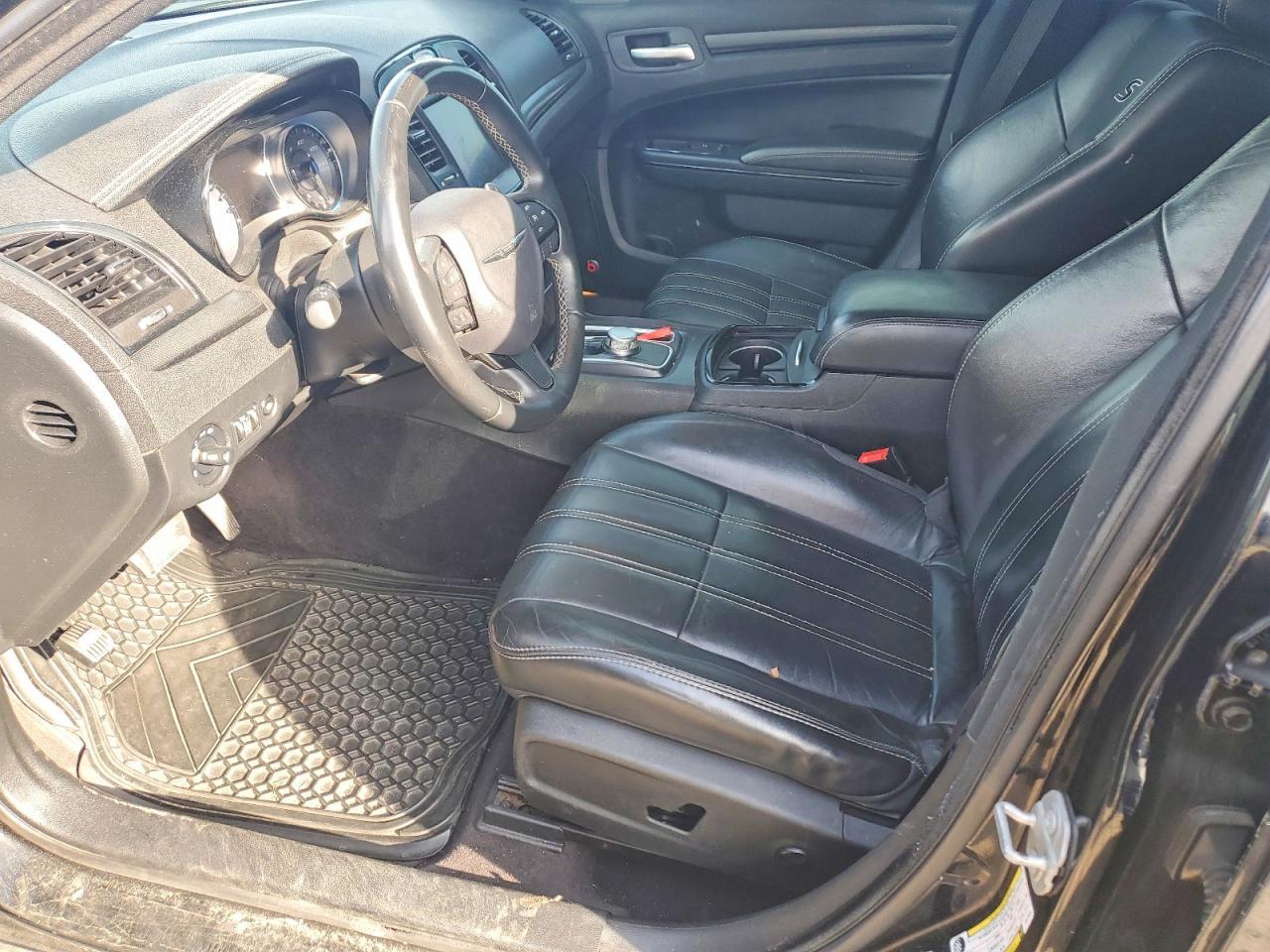 2016 Chrysler 300 S - zdjęcie 7