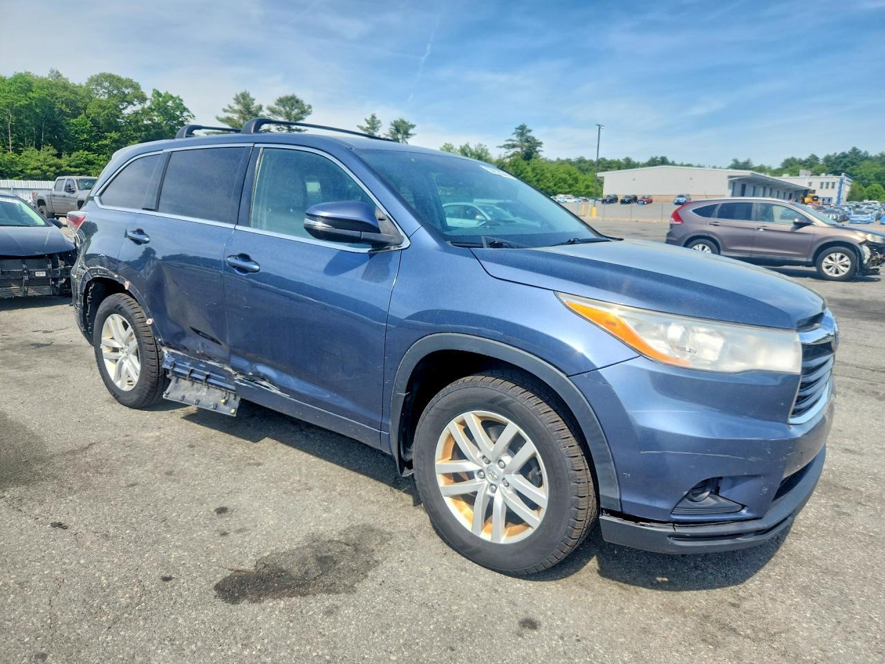 2014 Toyota Highlander Le - zdjęcie 4