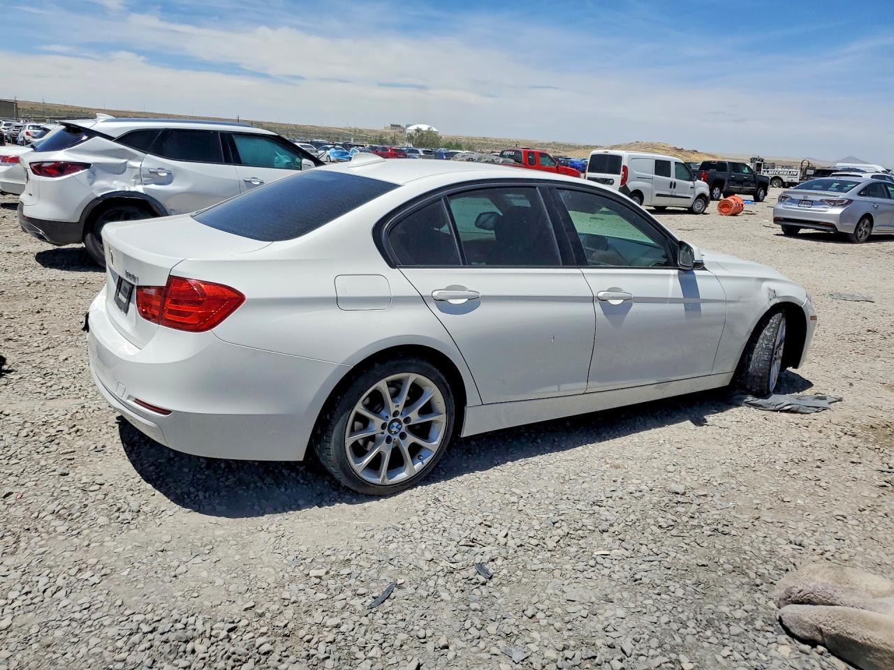 2015 BMW 328 I - zdjęcie 3