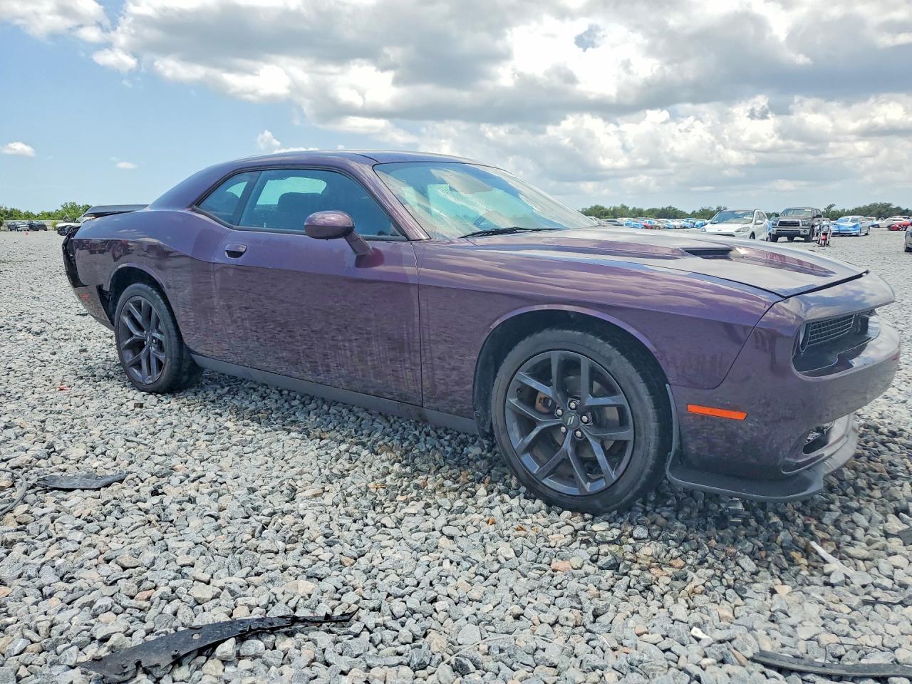 2021 Dodge Challenger Sxt - zdjęcie 4