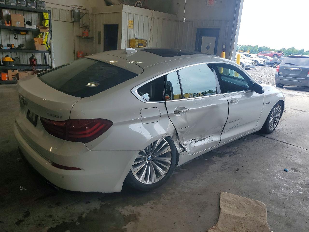 2014 BMW Seria 5 550i - zdjęcie 3