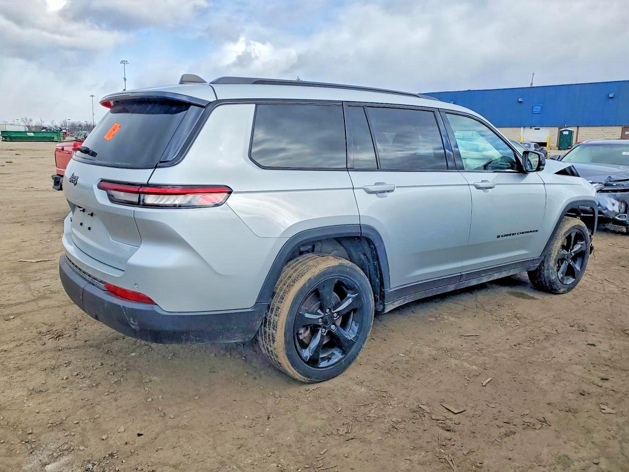 2023 Jeep Grand Cherokee L Laredo - zdjęcie 3