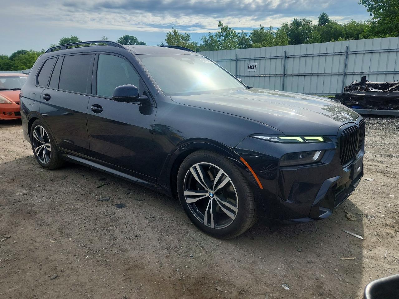 2023 BMW X7 xDrive40I - zdjęcie 4