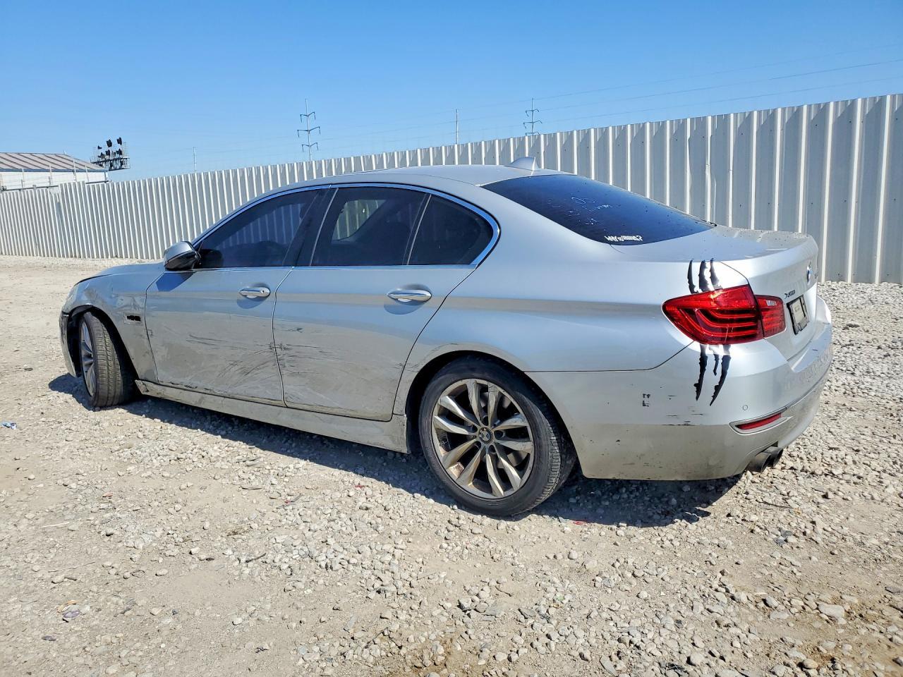 2016 BMW 528 Xi - zdjęcie 2