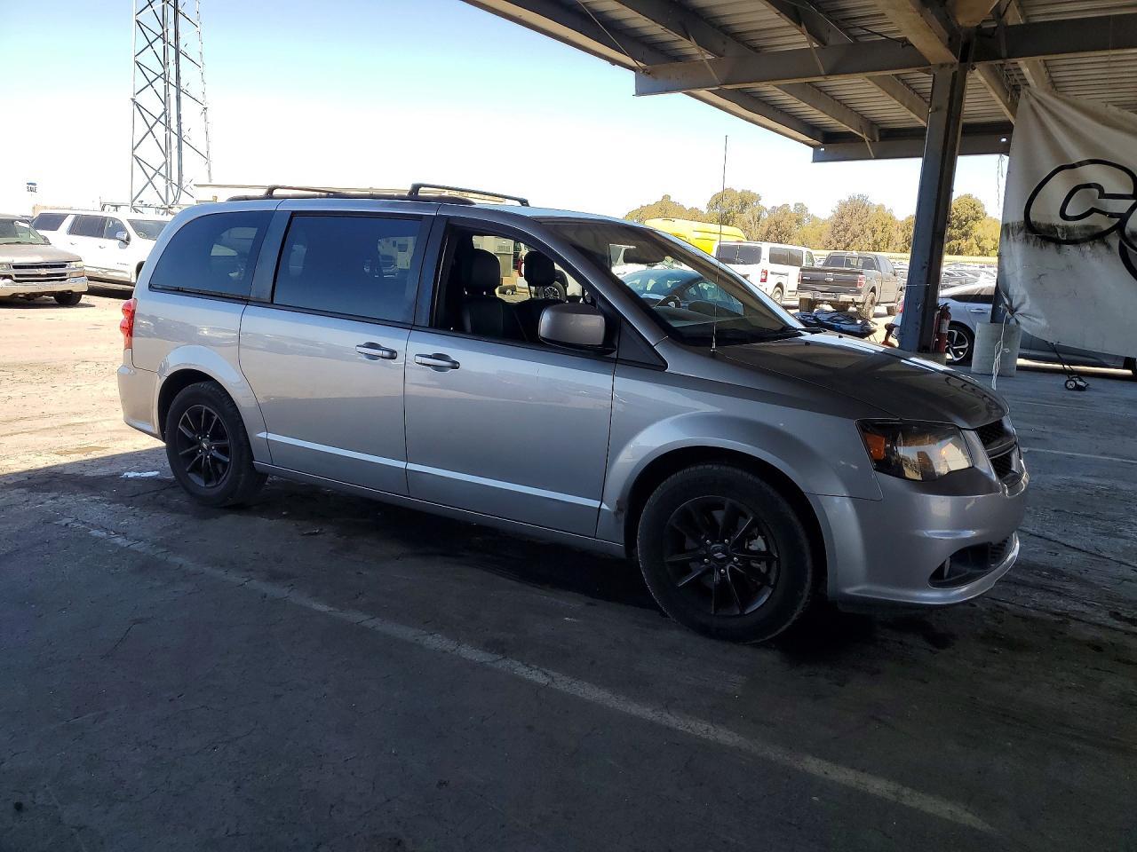 2019 Dodge Grand Caravan Gt - zdjęcie 4