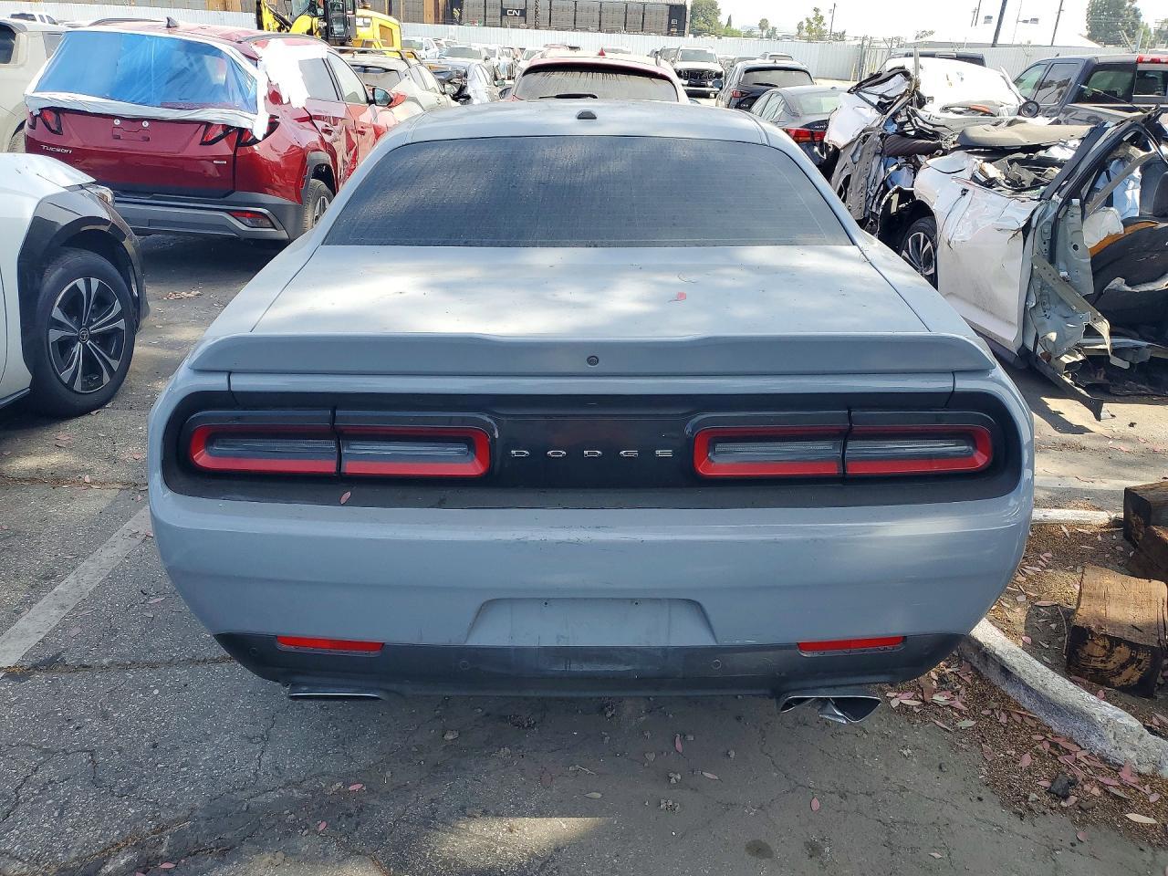 2022 Dodge Challenger R - zdjęcie 6