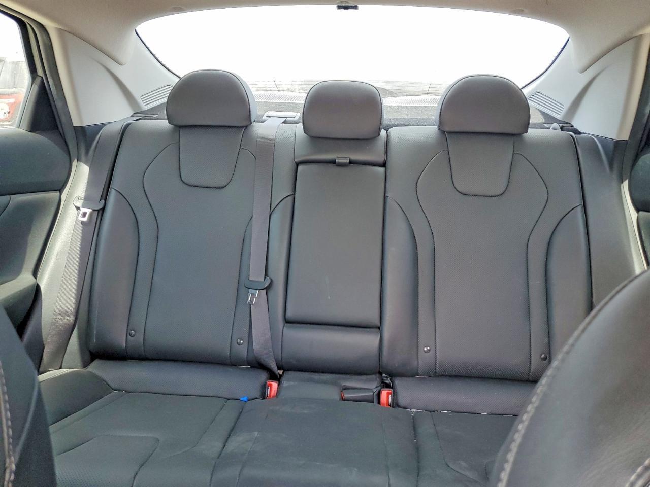 2021 Hyundai Elantra Limited - zdjęcie 10