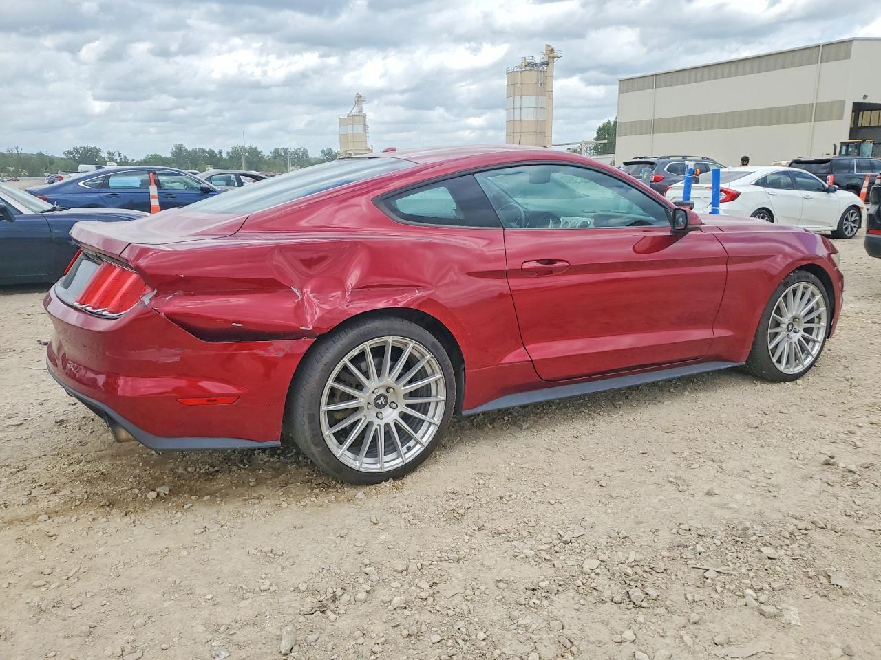 2015 Ford Mustang - zdjęcie 3