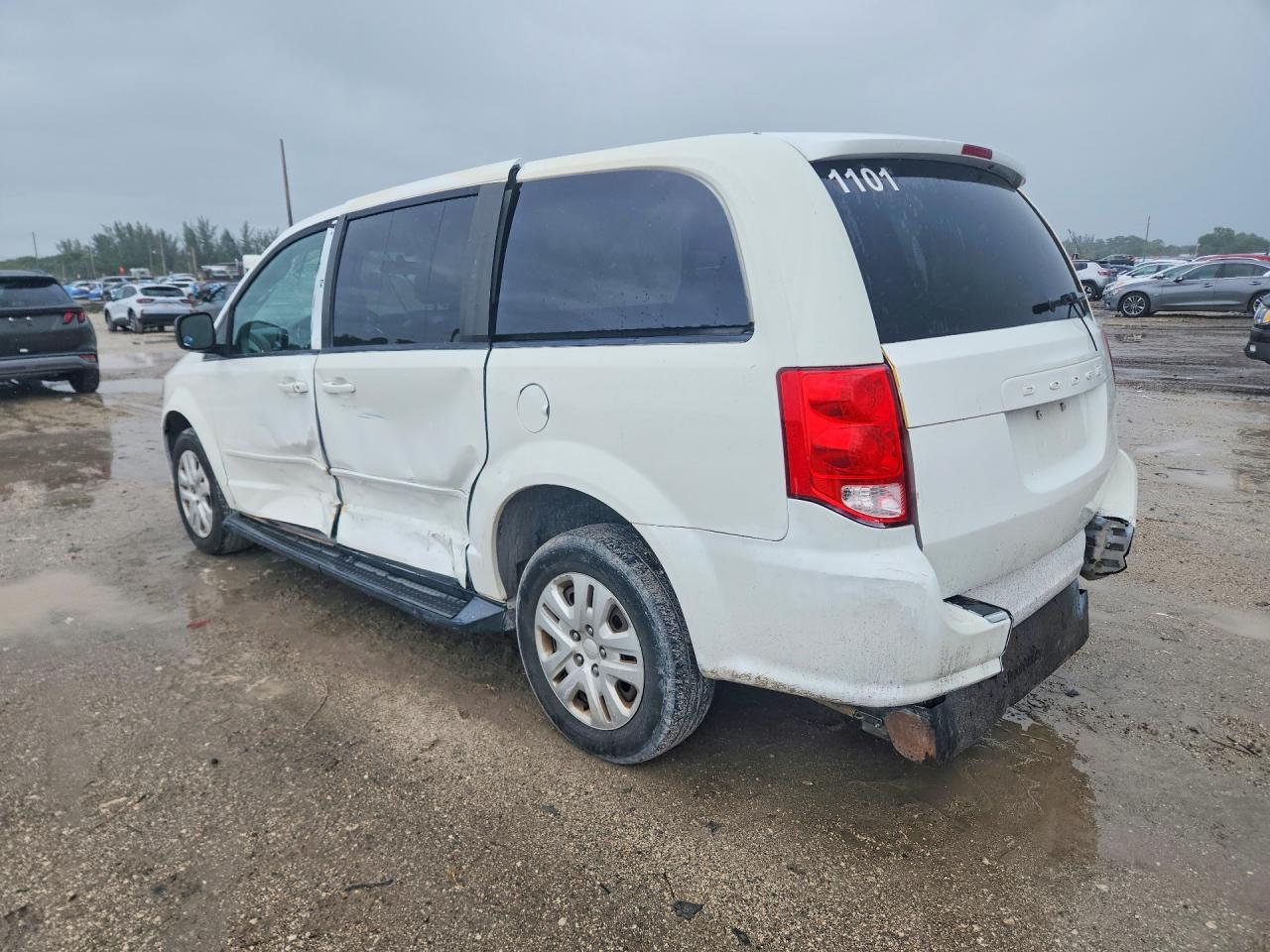 2017 Dodge Grand Caravan Se - zdjęcie 2