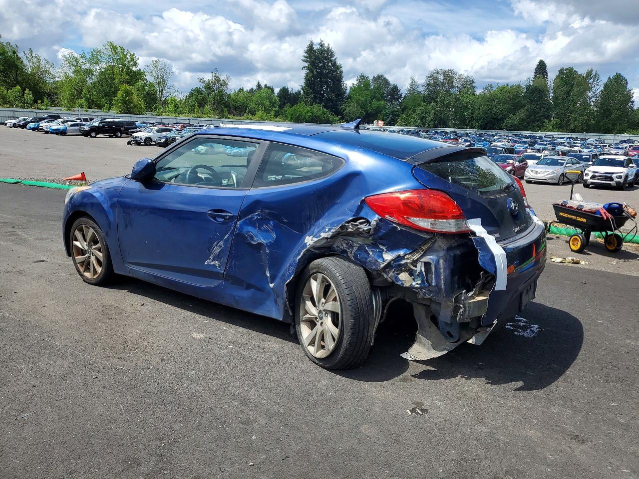 2016 Hyundai Veloster Base - zdjęcie 2