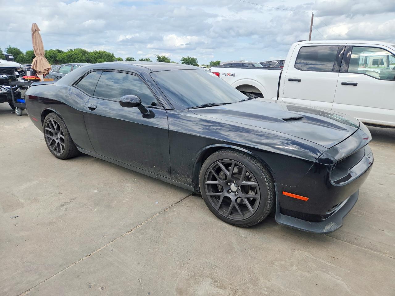 2016 Dodge Challenger R - zdjęcie 4