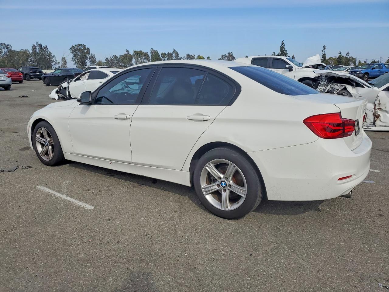 2018 BMW 320 I - zdjęcie 2