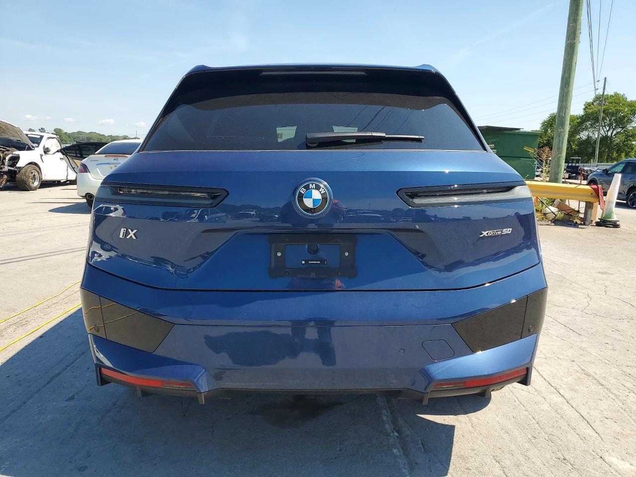 2025 BMW Ix xDrive50 - zdjęcie 6