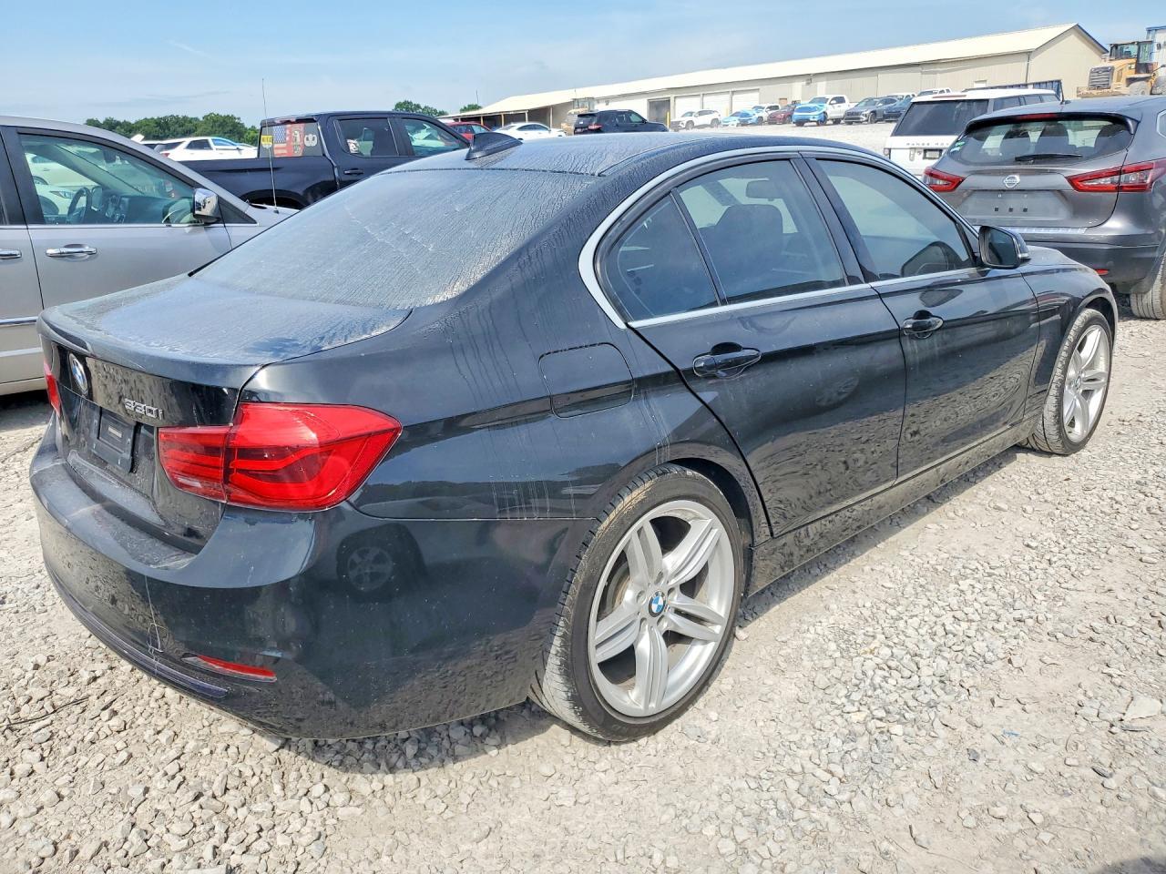 2018 BMW 330 I - zdjęcie 3