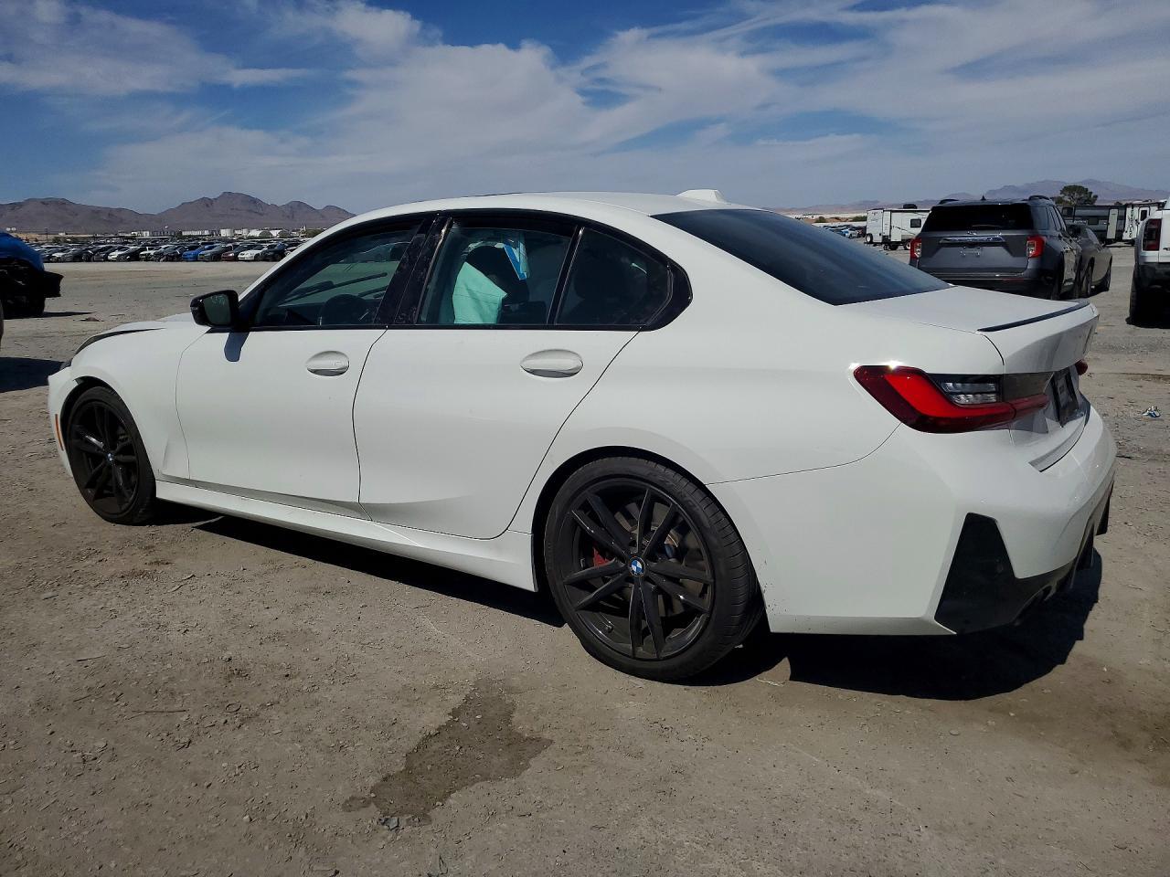 2024 BMW 330I - zdjęcie 2