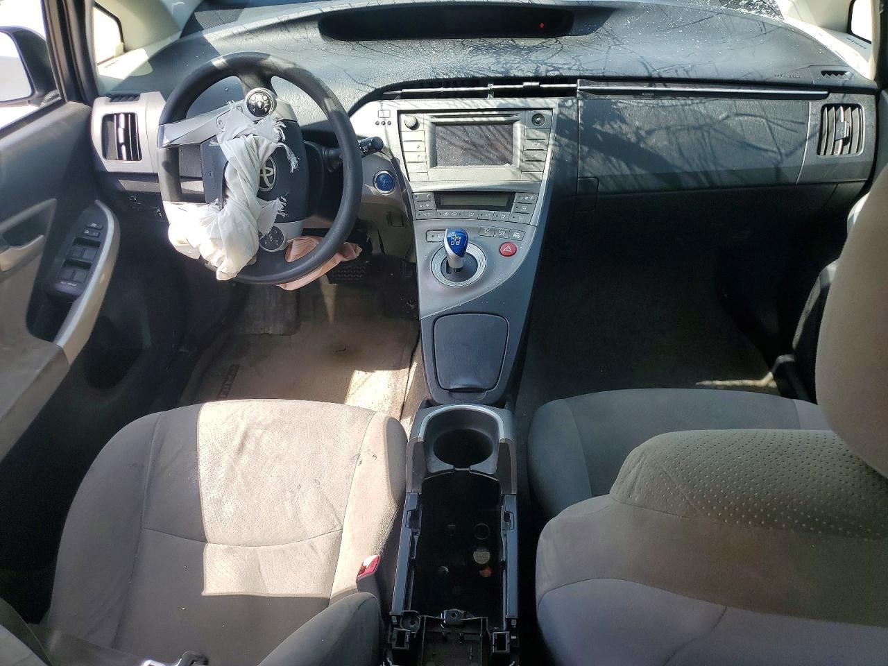 2013 Toyota Prius Two - zdjęcie 8