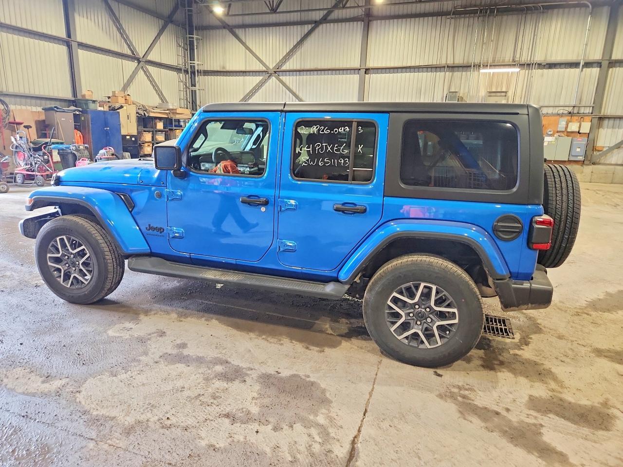 2025 Jeep Wrangler Sahara - zdjęcie 2