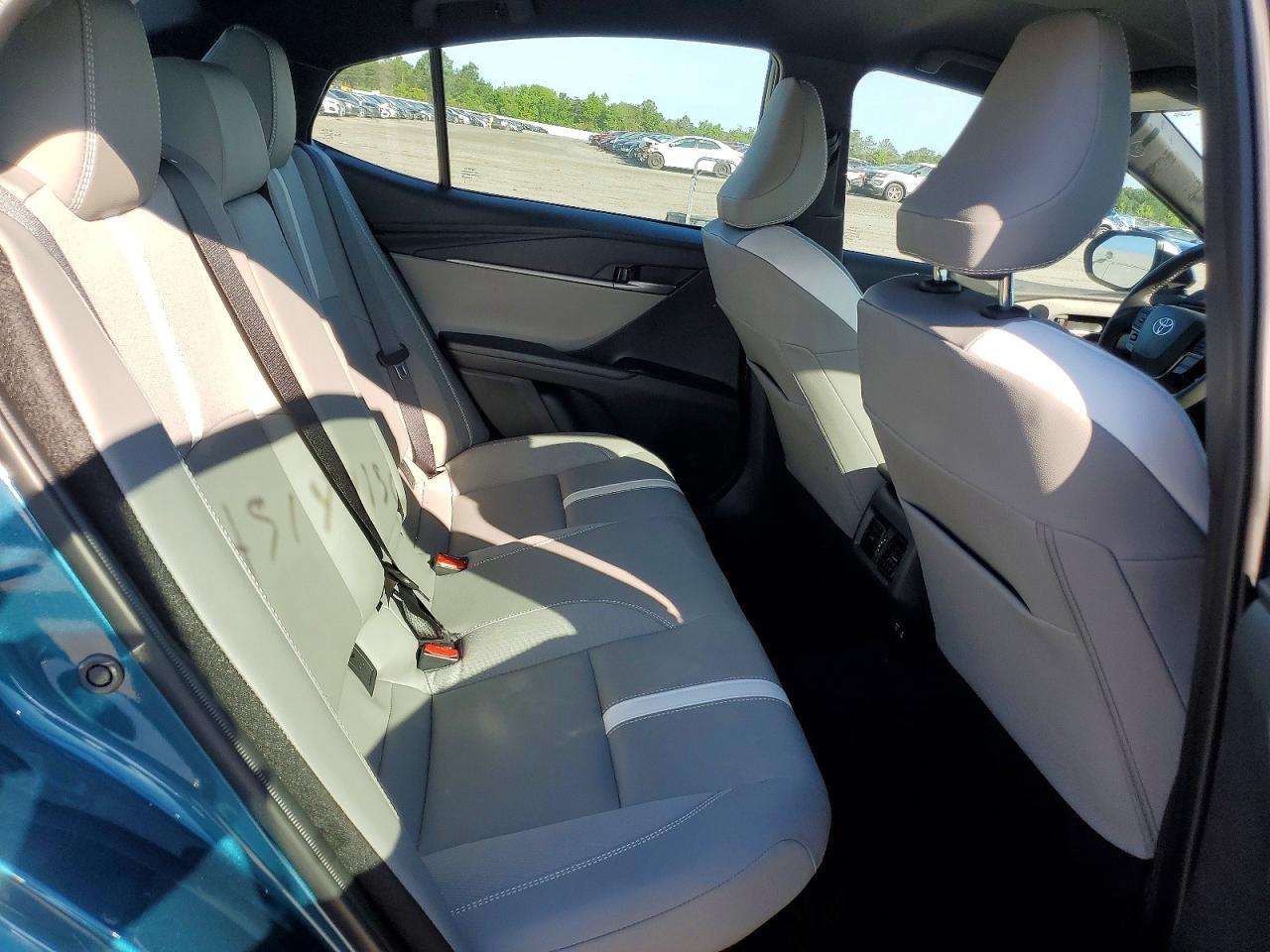 2025 Toyota Camry Se - zdjęcie 10