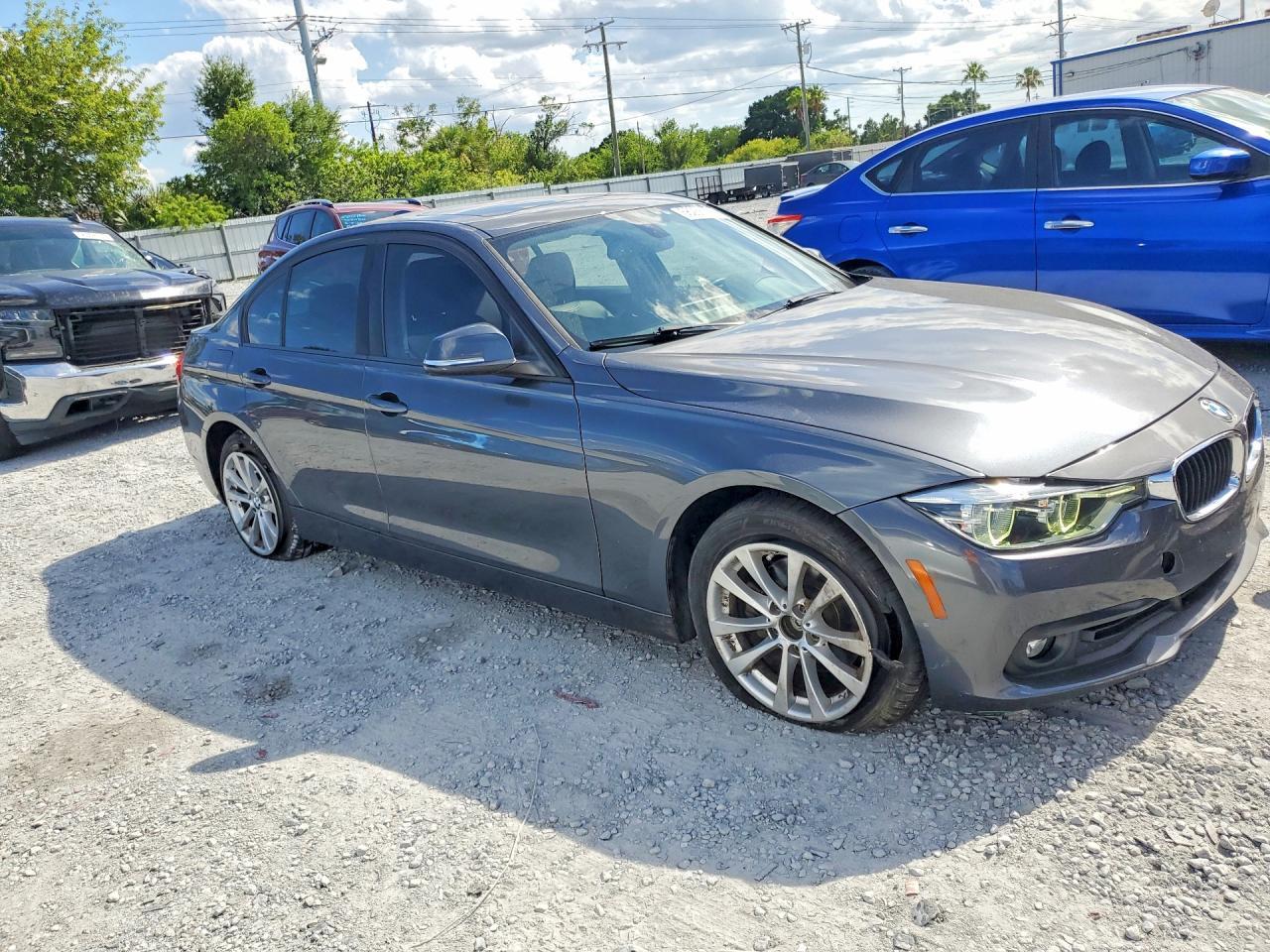 2018 BMW 320 Xi - zdjęcie 4