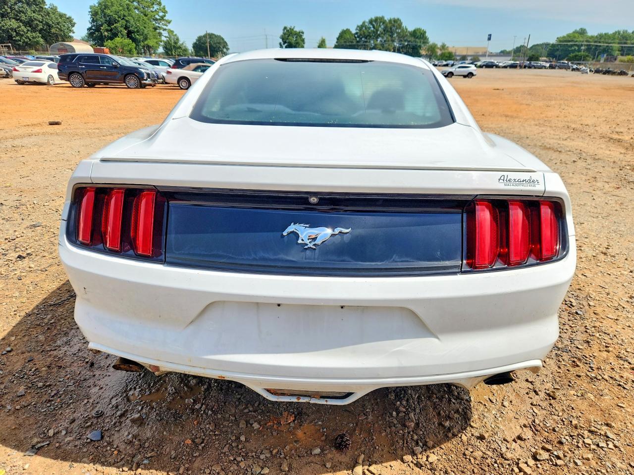 2015 Ford Mustang - zdjęcie 6