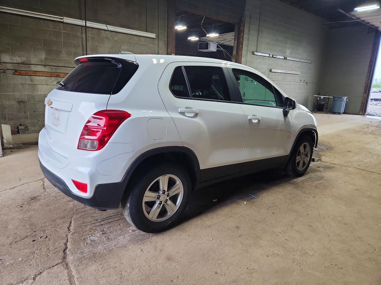 2020 Chevrolet Trax Ls - zdjęcie 3