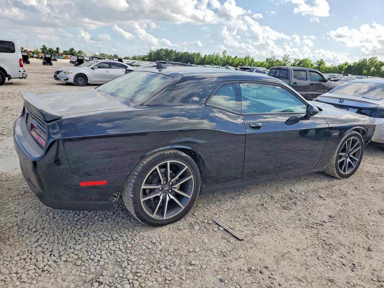 2023 Dodge Challenger R/T - zdjęcie 3