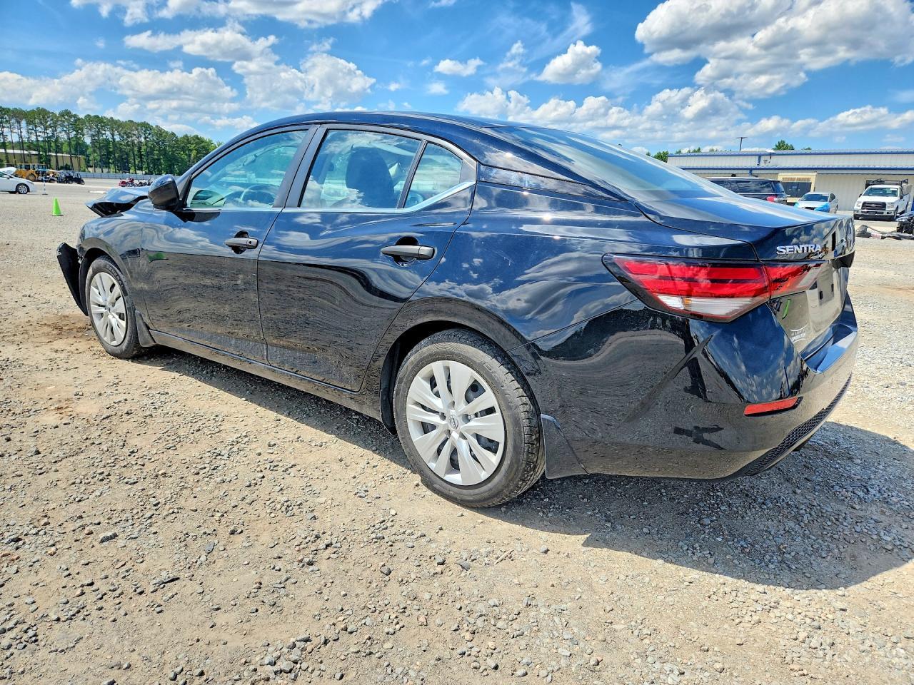 2024 Nissan Sentra S - zdjęcie 2