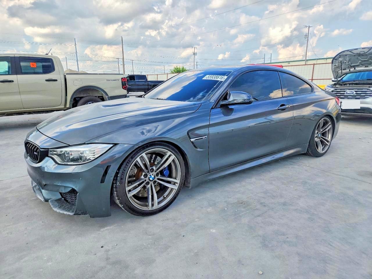 2016 BMW M4 - zdjęcie główne