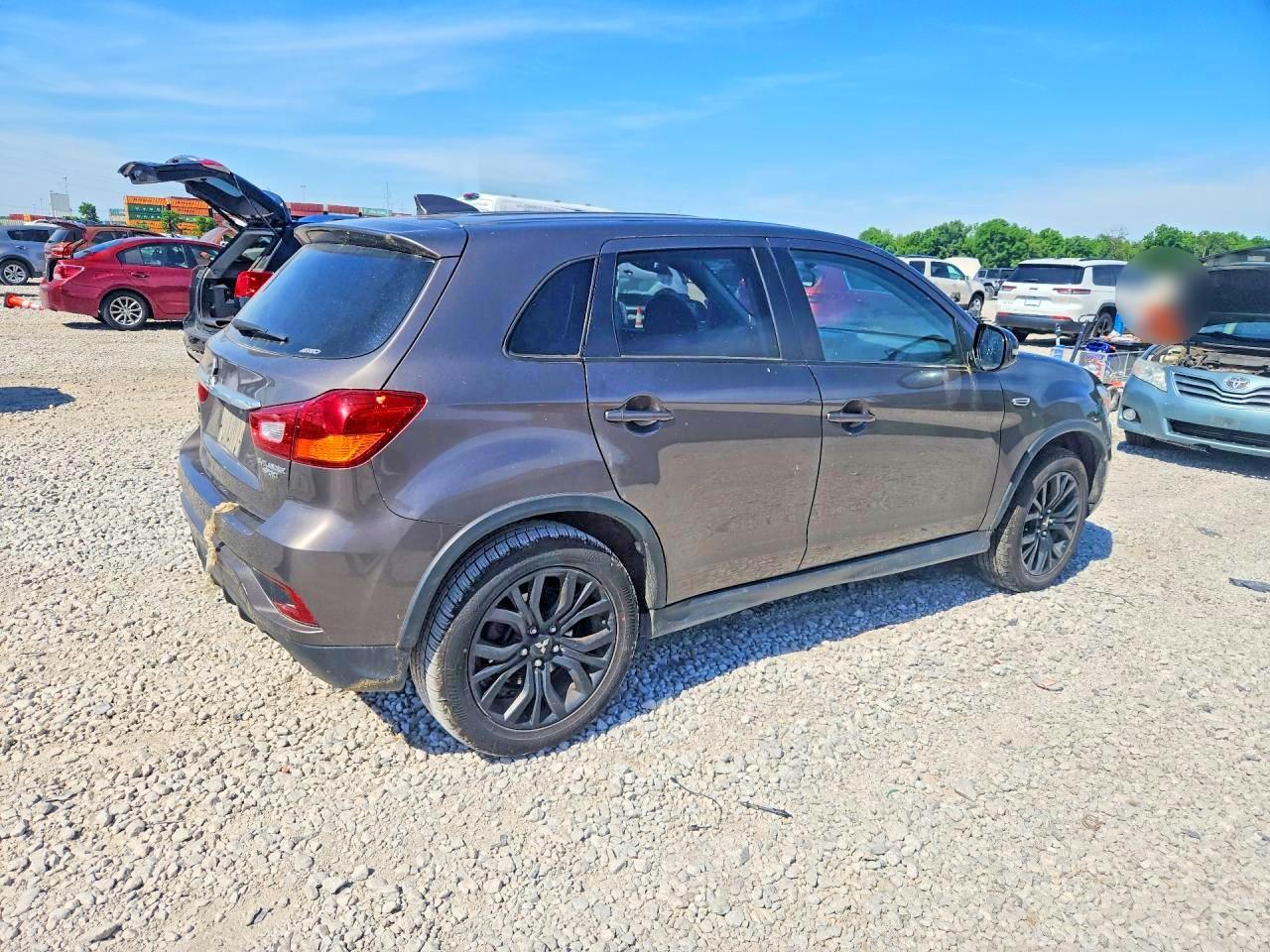 2018 Mitsubishi Outlander Sport Es - zdjęcie 3