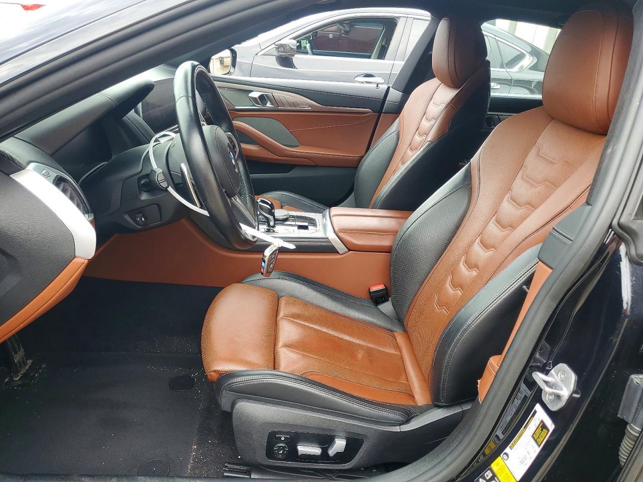 2022 BMW Seria 8 M850i - zdjęcie 7