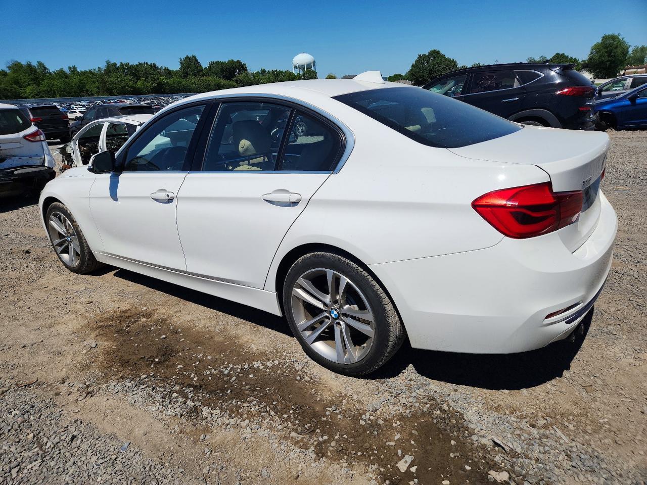 2018 BMW Seria 3 330i - zdjęcie 2