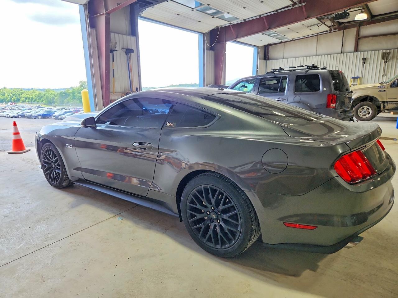 2017 Ford Mustang Gt - zdjęcie 2