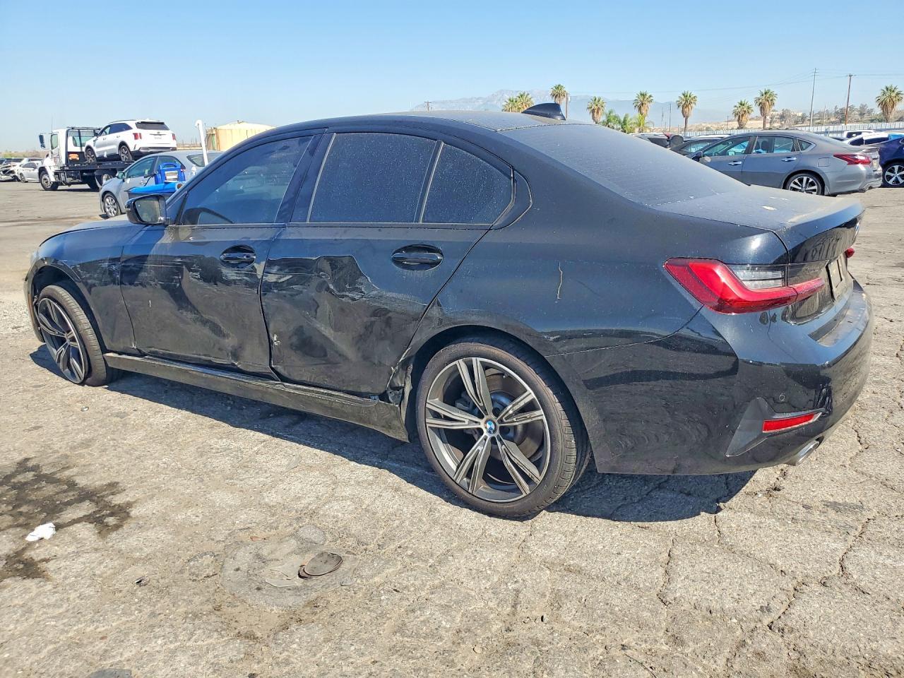 2022 BMW 330I - zdjęcie 2