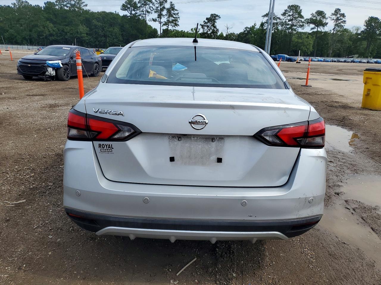 2020 Nissan Versa S - zdjęcie 6