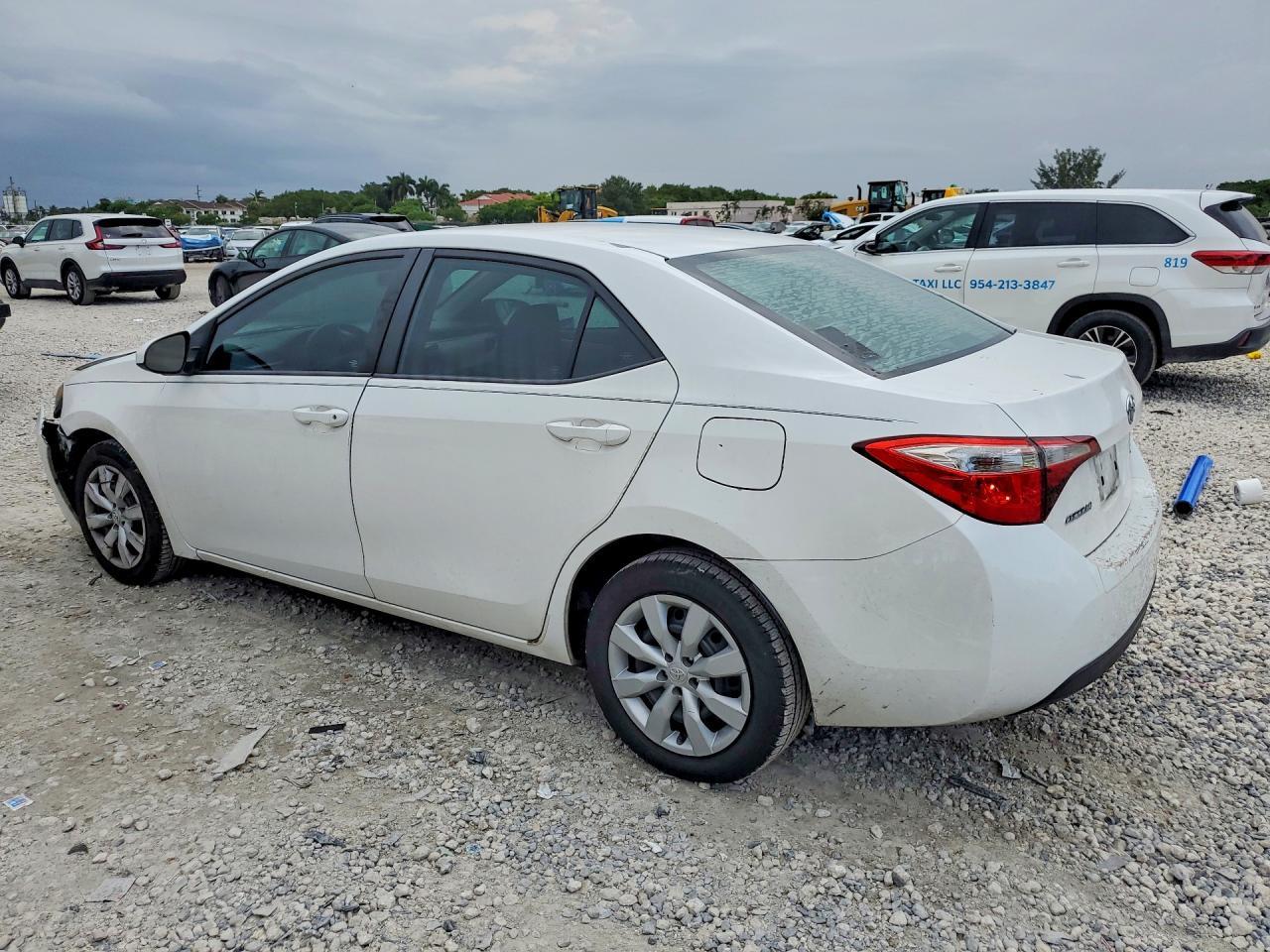 2016 Toyota Corolla Le - zdjęcie 2