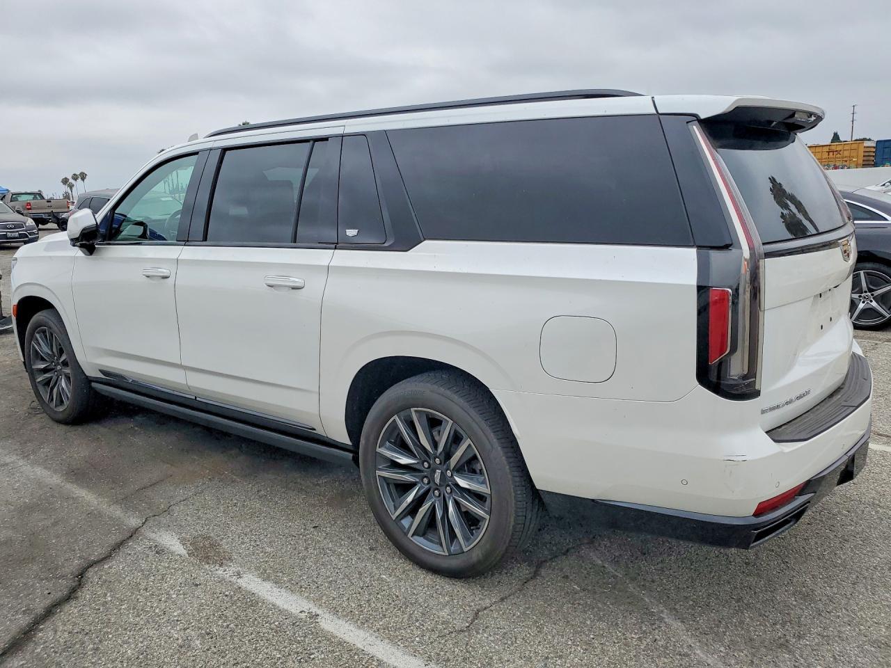 2024 Cadillac Escalade Esv Sport - zdjęcie 2
