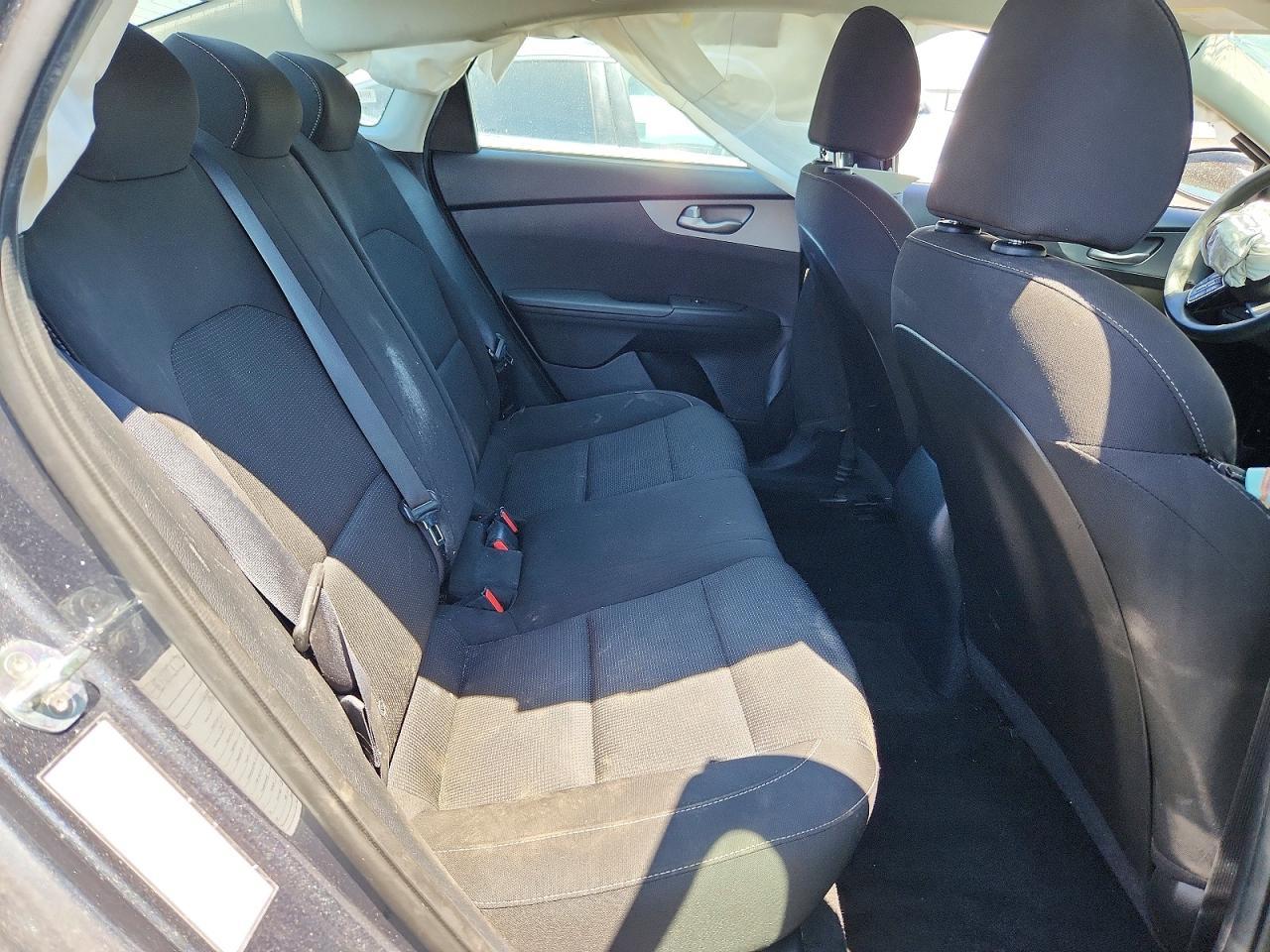 2021 Kia Forte Lxs - zdjęcie 10