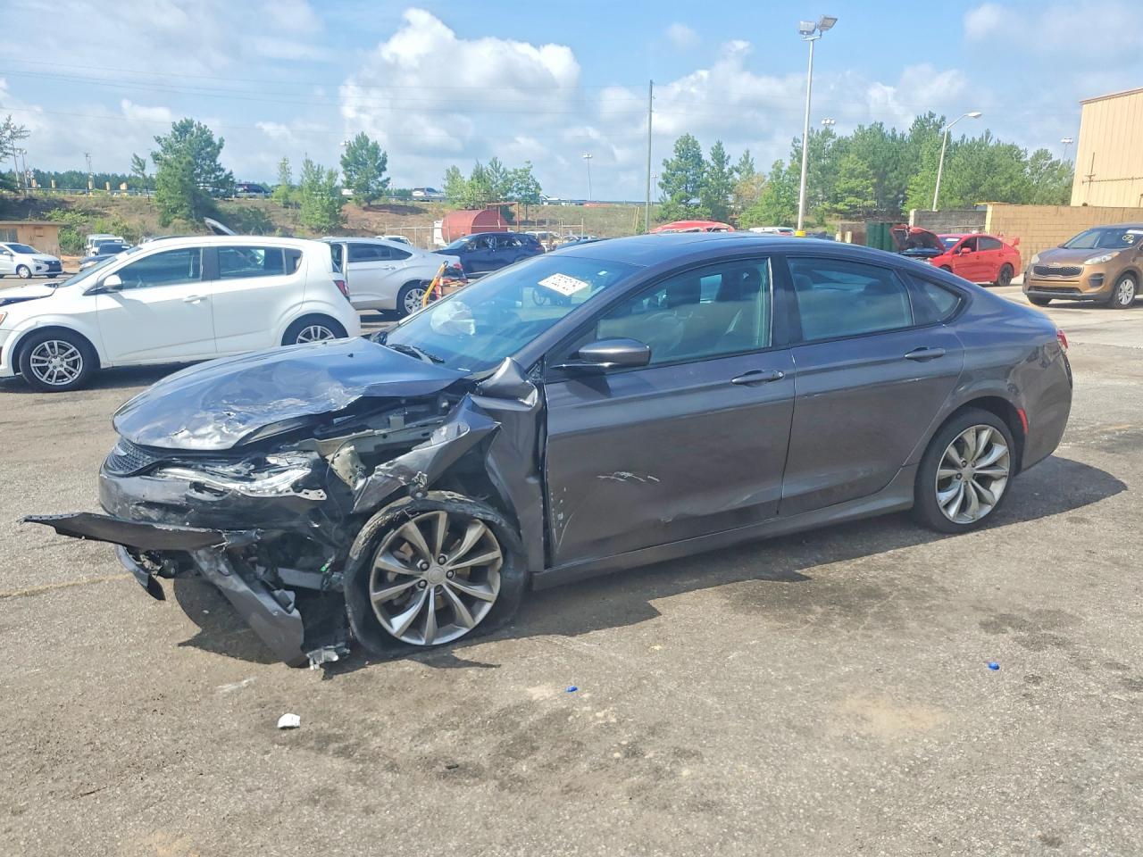 2015 Chrysler 200 S - zdjęcie główne