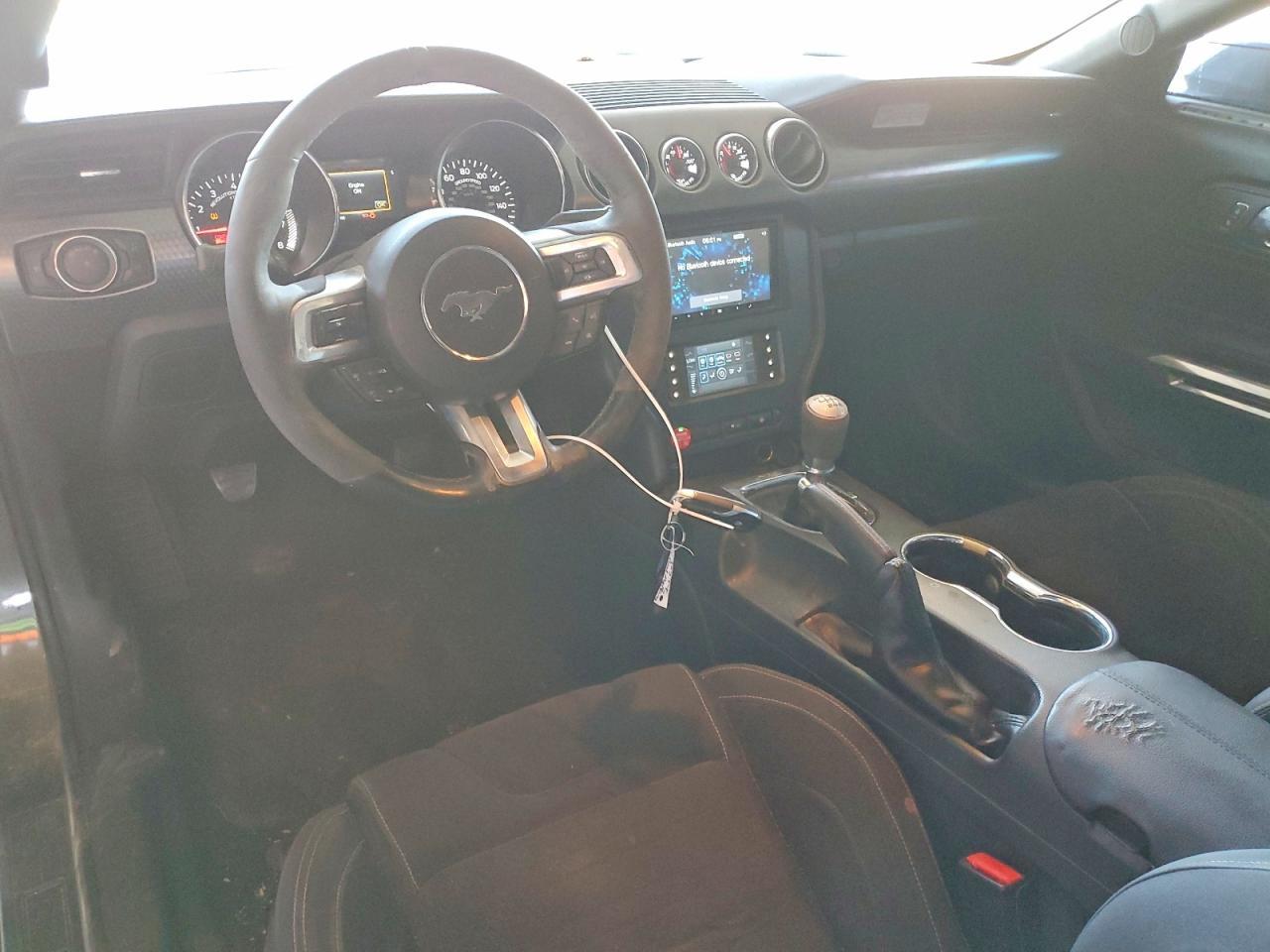 2015 Ford Mustang - zdjęcie 8